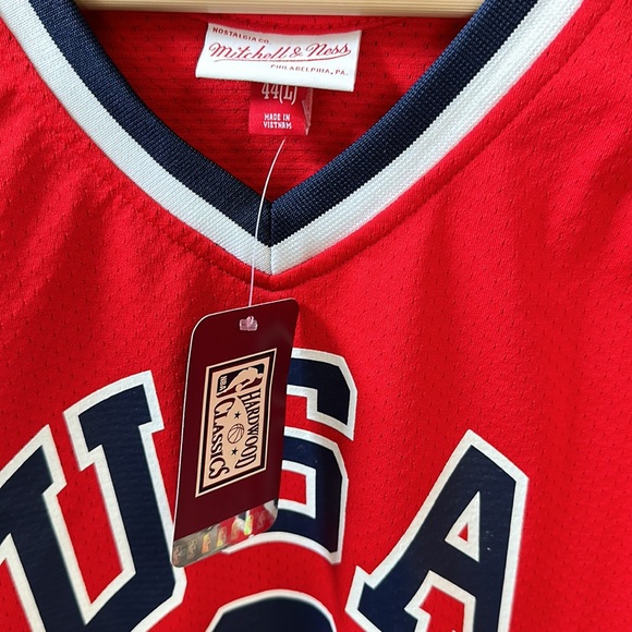 Mitchell & Ness Michael Jordan Red USA Olympic Basketball Authentic 1984 Jersey - Picture 4 of 7